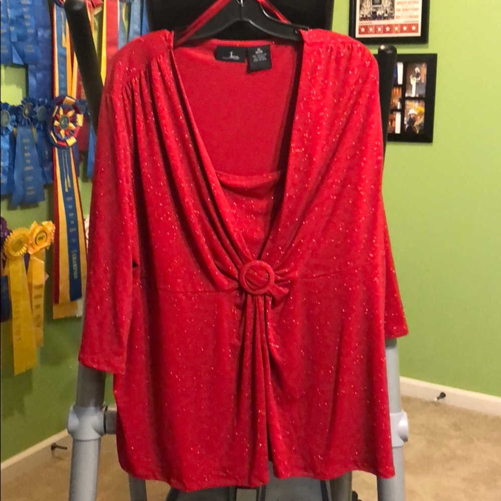 Pretty Red Top - Picture 2 of 4